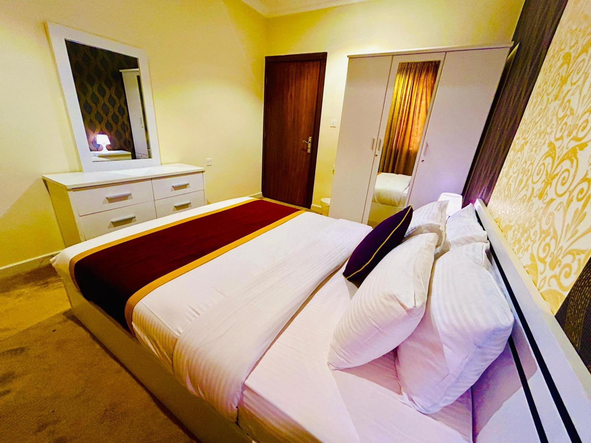 Aparthotel Golden Dahlia Fintas Kuwait City Exterior foto